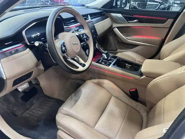 Jaguar XFL — Фото автомобиля 5