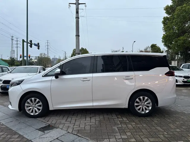 GAC Trumpchi M6 — Фото автомобиля 4