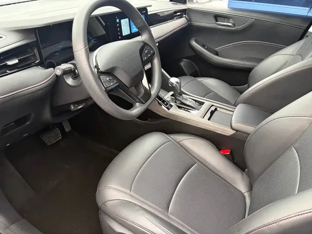 Roewe i5 — Фото автомобиля 7