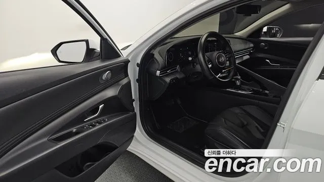 Hyundai Avante CN7 — Фото автомобиля 15