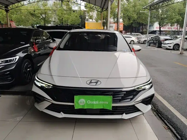 Hyundai Elantra — Фото автомобиля 2