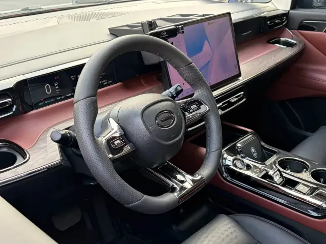GAC Trumpchi Trumpchi E8 NEV 2024 150km Soaring Dragon Starlight+ — Фото автомобиля 4