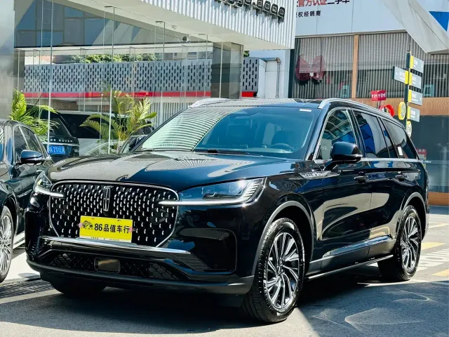 Фотография автомобиля — Lincoln Aviator