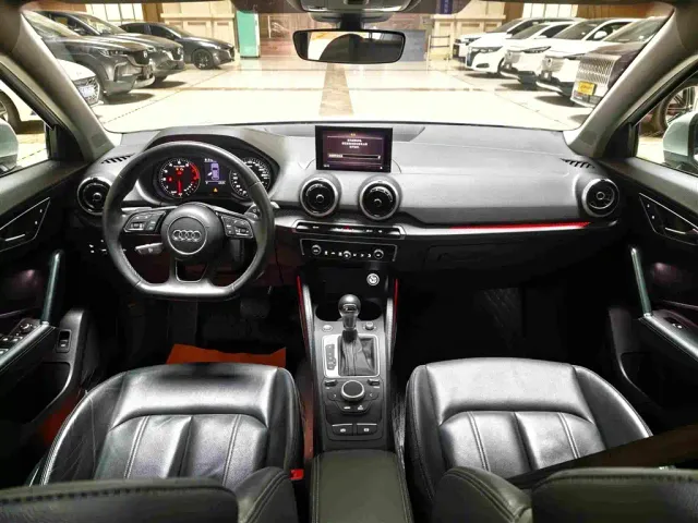 Audi Q2L — Фото автомобиля 6