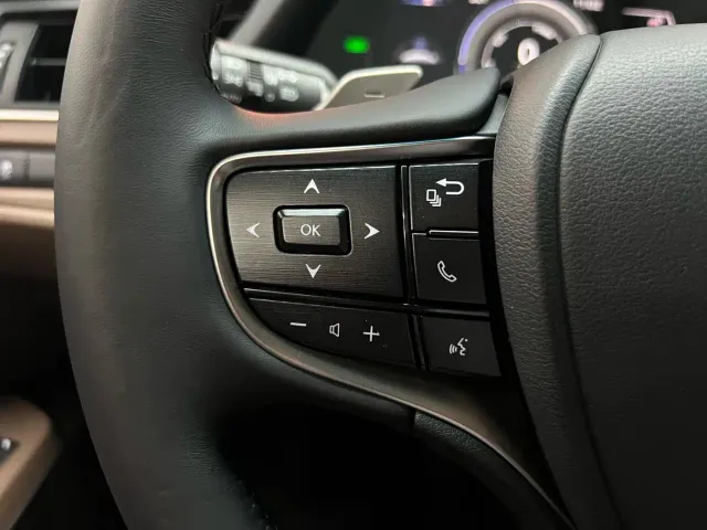 Lexus ES — Фото автомобиля 22