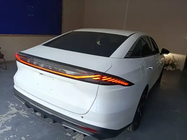 Geely Galaxy L6 — Фото автомобиля 6