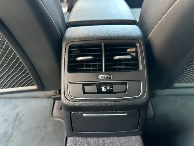 Audi A4L — Фото автомобиля 12