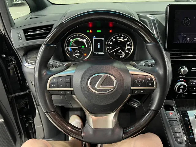 Lexus LM — Фото автомобиля 23