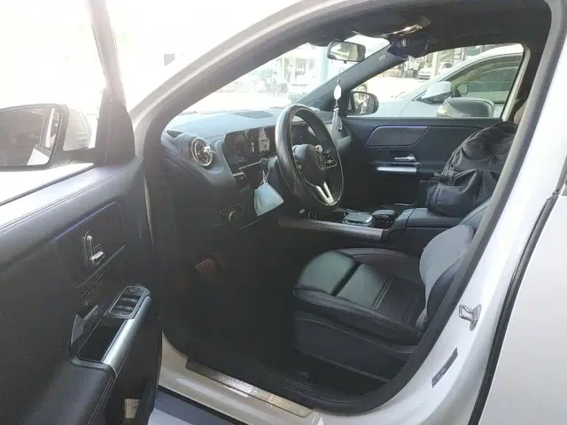 Mercedes-Benz GLA-Class — Фото автомобиля 12