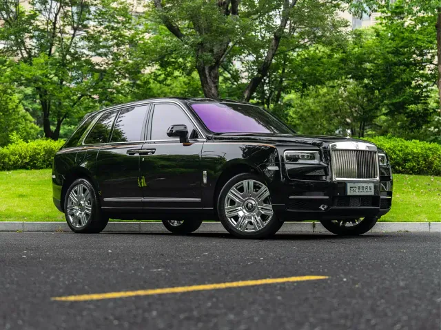 Rolls-Royce Cullinan — Фото автомобиля 3
