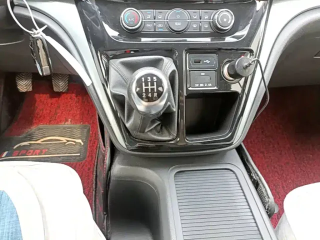 JAC Refine JAC Refine M3 2022 1.5T 7-Seater Standard — Фото автомобиля 13