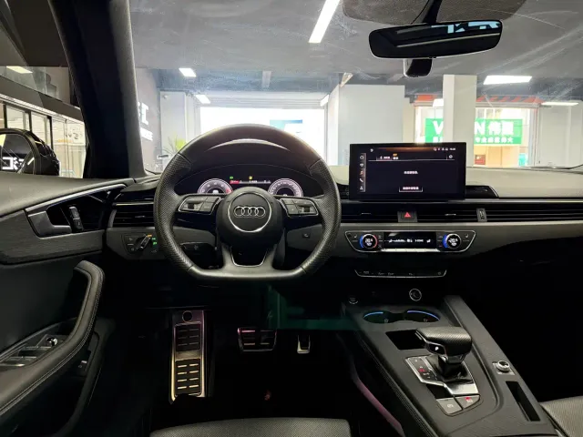 Audi A4L — Фото автомобиля 7