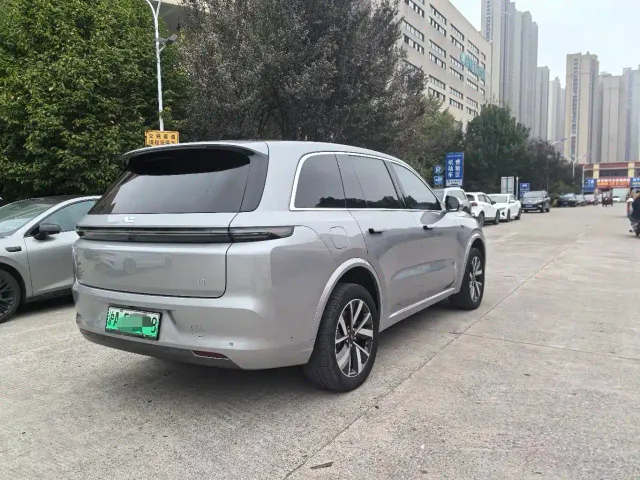 Li Auto L8 — Фото автомобиля 4