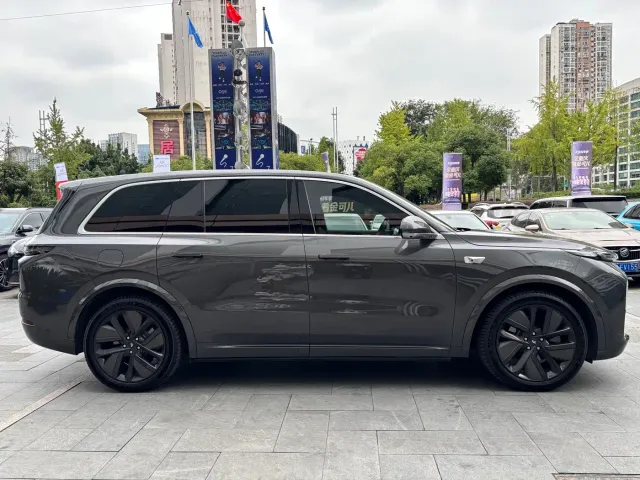 Li Auto L9 — Фото автомобиля 4