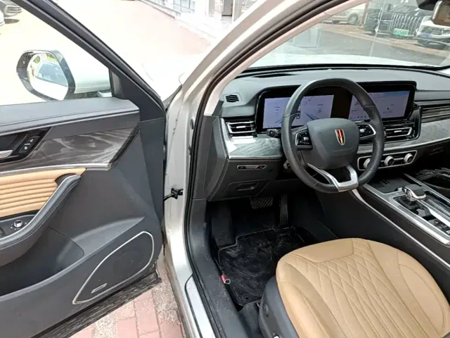 Hongqi HS5 — Фото автомобиля 11
