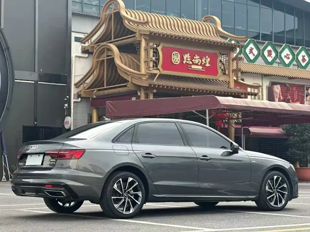 Audi A4L — Фото автомобиля 14