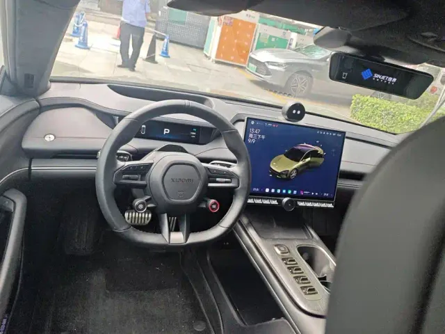 Xiaomi SU7 — Фото автомобиля 12