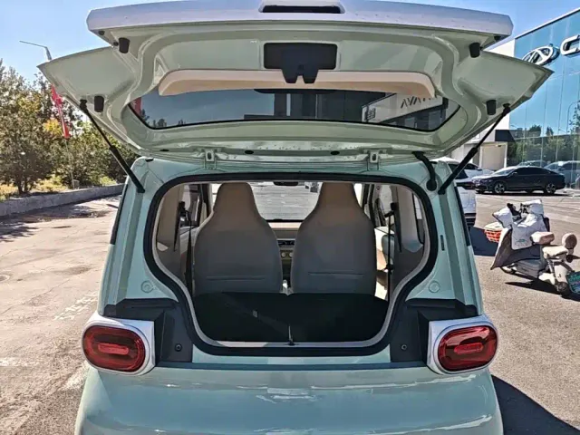 Wuling Hongguang Mini EV — Фото автомобиля 18