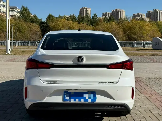 Changan Eado — Фото автомобиля 8