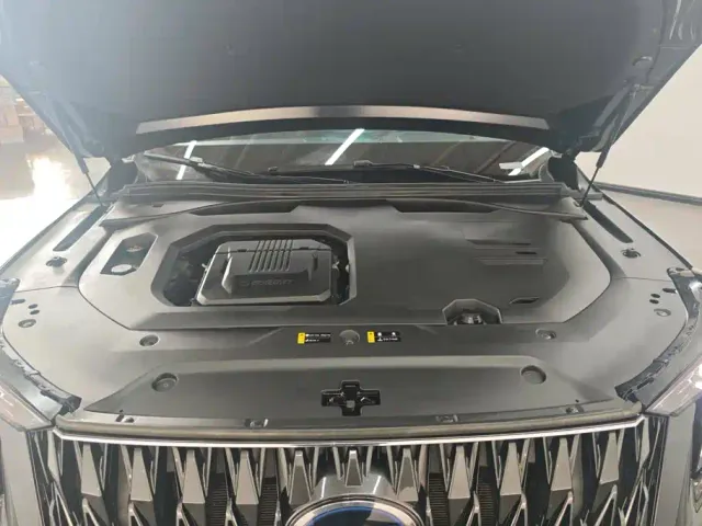 GAC Trumpchi GS8 — Фото автомобиля 10