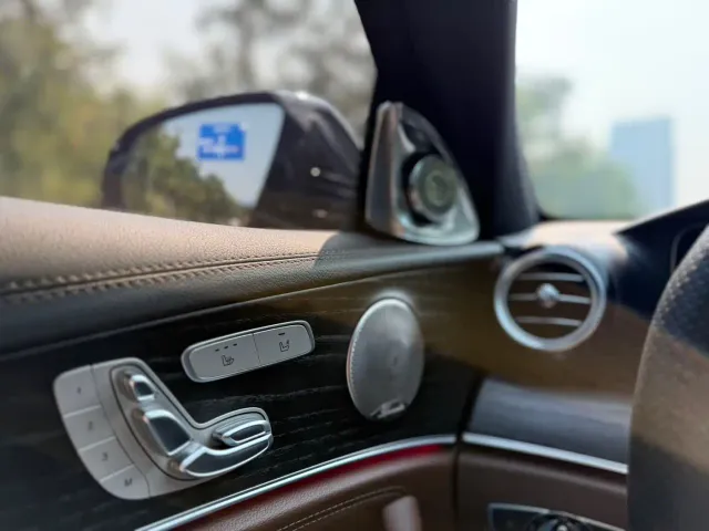 Mercedes-Benz E-Class — Фото автомобиля 9