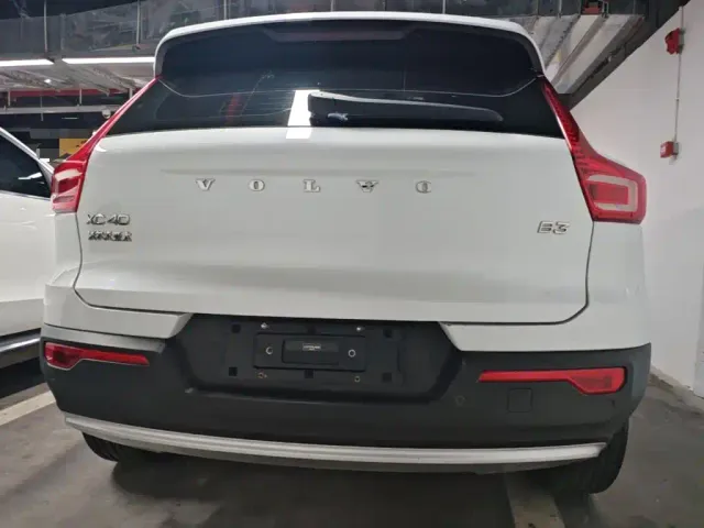 Volvo XC40 — Фото автомобиля 5
