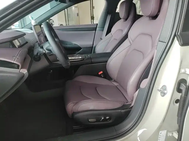 Xiaomi SU7 — Фото автомобиля 14