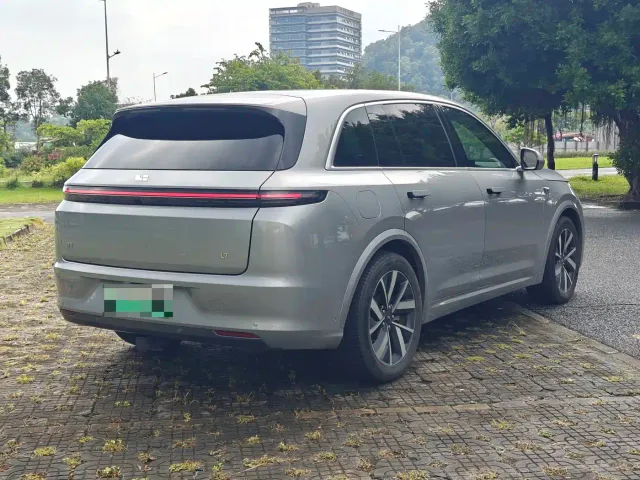 Li Auto L7 — Фото автомобиля 2