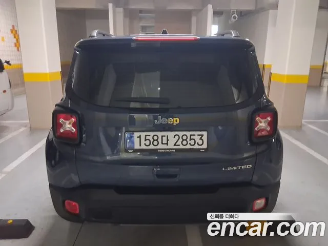 Jeep Renegade — Фото автомобиля 4