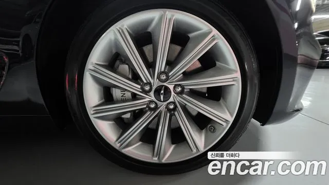 Genesis G70 New — Фото автомобиля 5