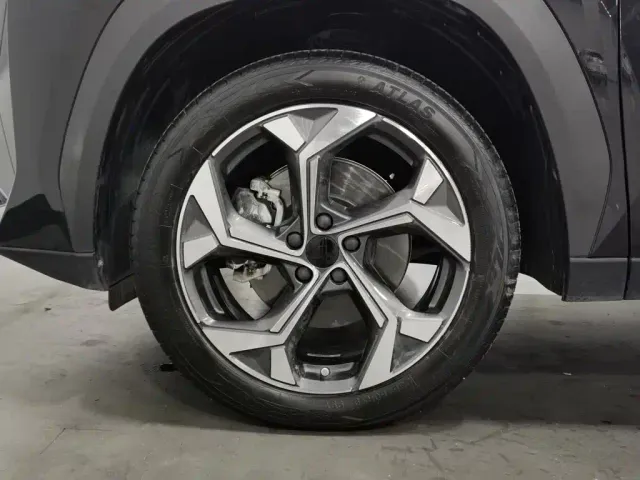 Geely Boyue L — Фото автомобиля 17