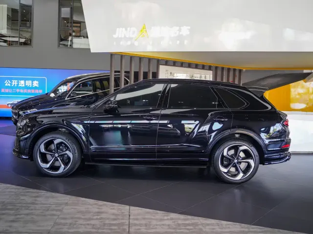 Bentley Bentayga — Фото автомобиля 17
