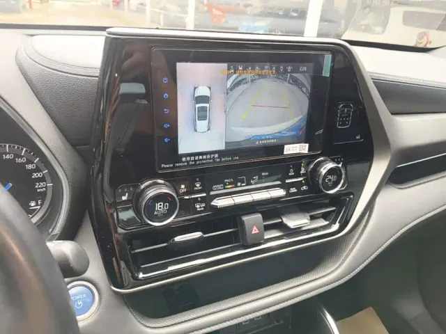 Toyota Crown Kluger 2021 2.5L HEV 4WD Luxury — Фото автомобиля 12