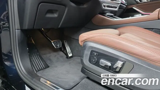 BMW X5 xDrive 40i M Sport — Фото автомобиля 25