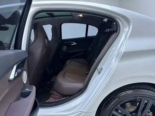 BMW 1 Series — Фото автомобиля 16
