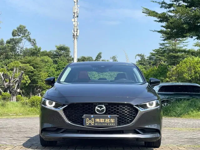 Mazda Axela — Фото автомобиля 2