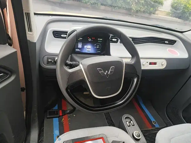 Wuling Hongguang Mini EV — Фото автомобиля 10