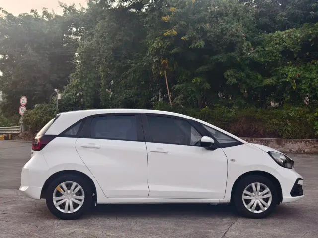 Honda Fit — Фото автомобиля 4