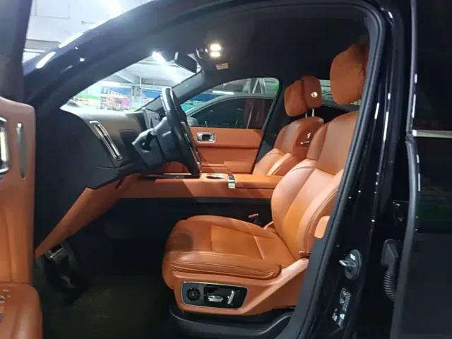 Li Auto L7 — Фото автомобиля 14