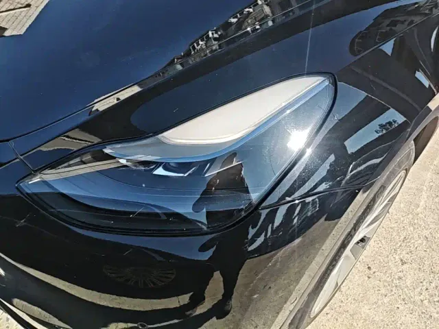 Tesla Model Y — Фото автомобиля 17