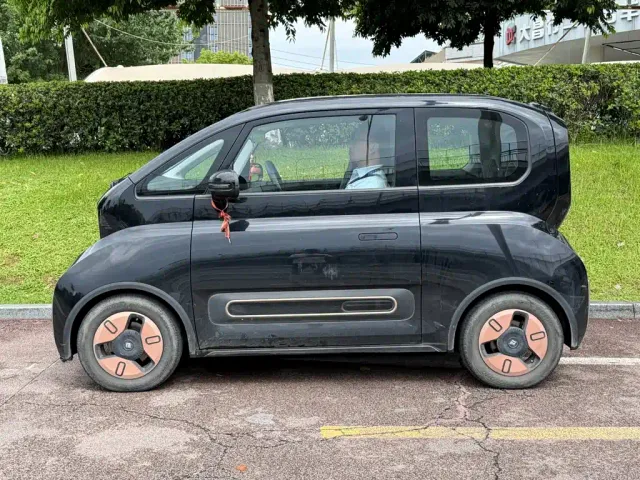 Baojun KiWi EV — Фото автомобиля 3