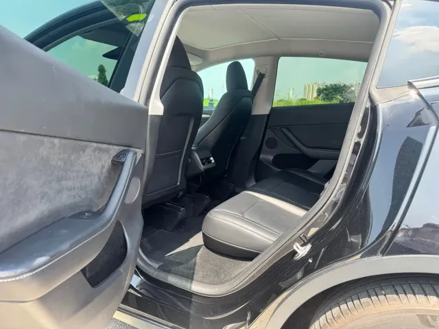 Tesla Model Y — Фото автомобиля 7