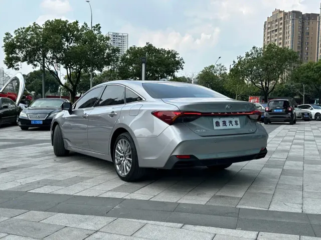 Toyota Avalon — Фото автомобиля 6