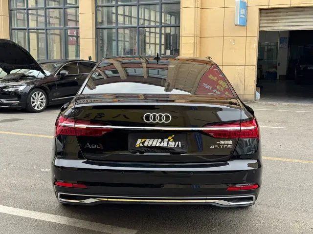Audi A6L — Фото автомобиля 14