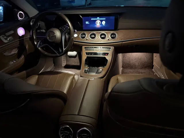 Mercedes-Benz E-Class — Фото автомобиля 5