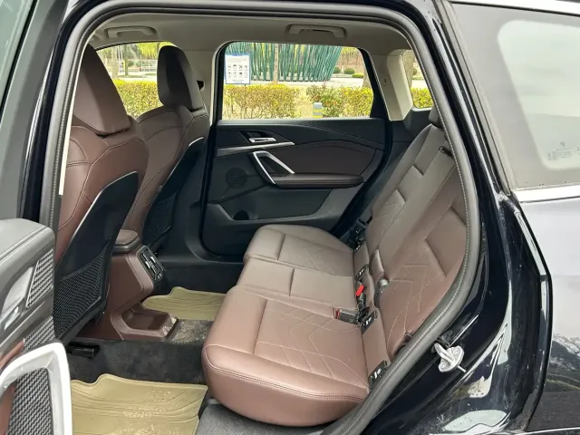 BMW BMW X1 2025 sDrive25Li M Sport Package — Фото автомобиля 6