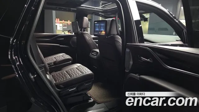 Cadillac Escalade 5th Gen — Фото автомобиля 18