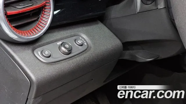 ChevroletGMDaewoo Trax Trax Кроссовер — Фото автомобиля 12