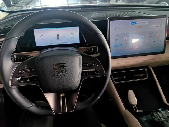 BYD Qin L — Фото автомобиля 9