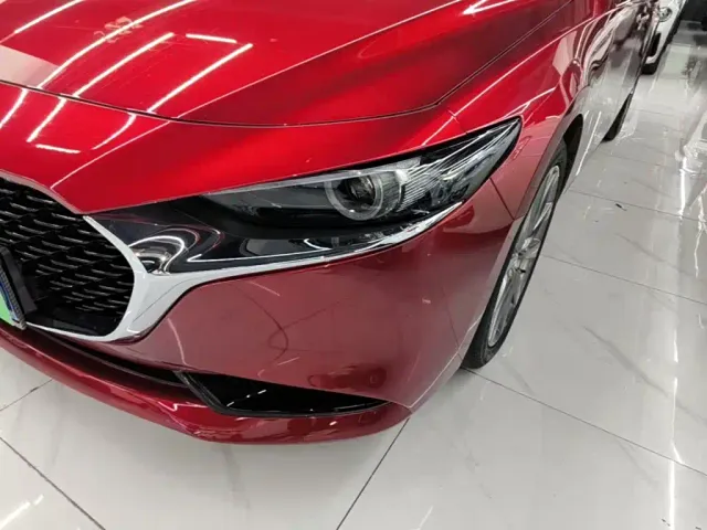 Mazda Axela — Фото автомобиля 22